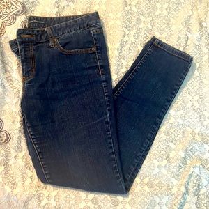 Dark wash ankle jeans